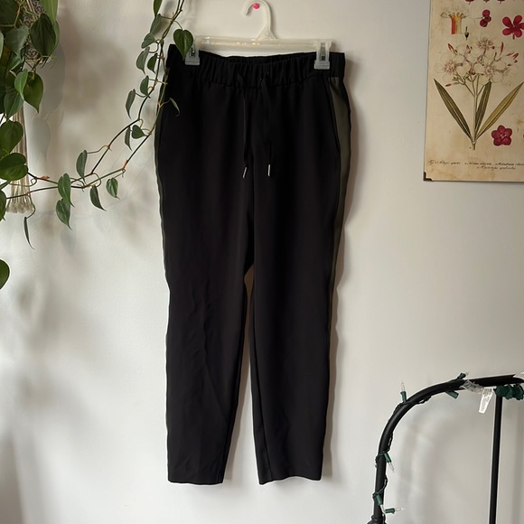 Lululeomon On The Fly Woven Track Pant - Picture 1 of 7